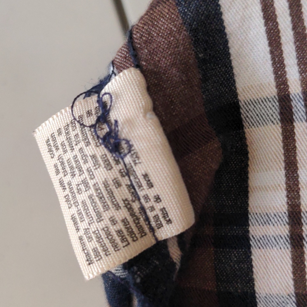 EUC WOMEN'S PLAID SHORTS - Picture 8 of 8